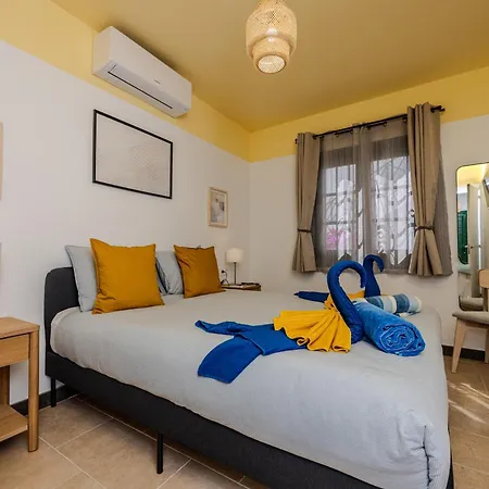 Apartment San Fermin, Ac, 500mbps, Parking, 9 Mins To Puerto del Carmen (Lanzarote)